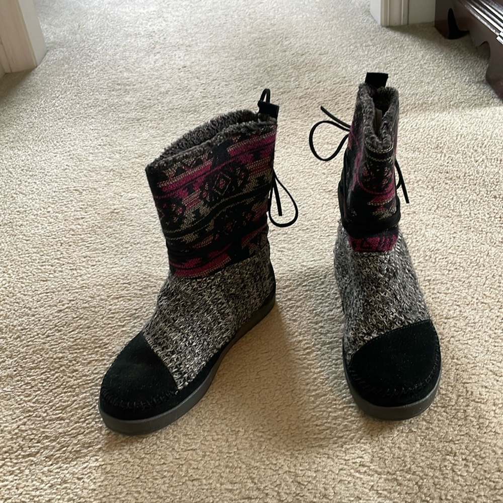 TOMS boots